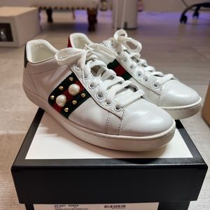 Gucci Leather Sneakers Size 5 (35)